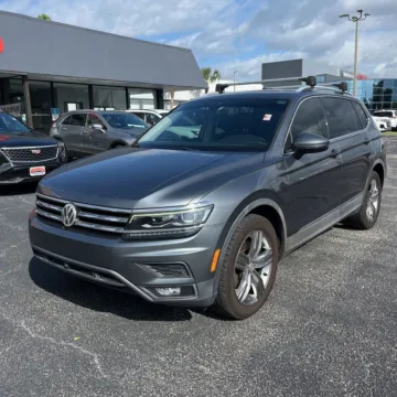 Photos of 2018 Volkswagen Tiguan 2.0T SEL Premium for sale in Indianapolis, IN at Indy Auto Man - Indianapolis