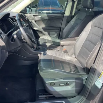 More photos of 2018 Volkswagen Tiguan 2.0T SEL Premium at Indy Auto Man - Indianapolis, IN