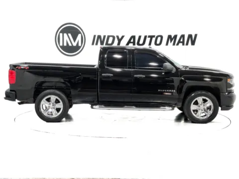 Another view of 2018 Chevrolet Silverado 1500 Custom for sale in Indianapolis, IN at Indy Auto Man - Indianapolis