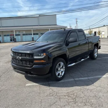 Photos of 2018 Chevrolet Silverado 1500 Custom for sale in Indianapolis, IN at Indy Auto Man - Indianapolis