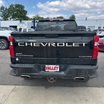 More photos of 2019 Chevrolet Silverado 1500 Custom Trail Boss at Indy Auto Man - Indianapolis, IN