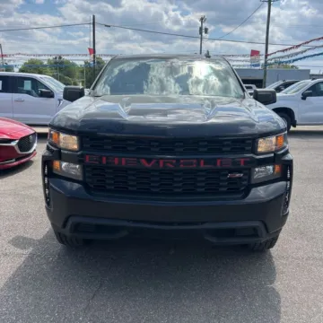 Photos of 2019 Chevrolet Silverado 1500 Custom Trail Boss for sale in Indianapolis, IN at Indy Auto Man - Indianapolis