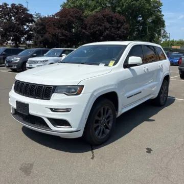 Photos of 2018 Jeep Grand Cherokee Overland for sale in Indianapolis, IN at Indy Auto Man - Indianapolis