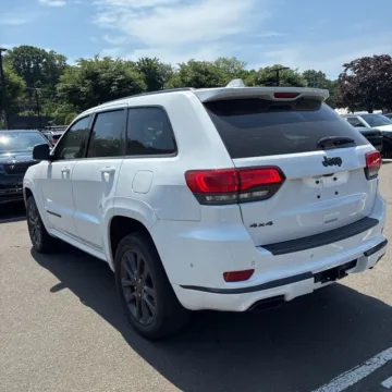 More photos of 2018 Jeep Grand Cherokee Overland at Indy Auto Man - Indianapolis, IN