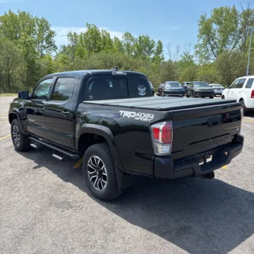 More photos of 2021 Toyota Tacoma TRD Sport V6 at Indy Auto Man - Indianapolis, IN