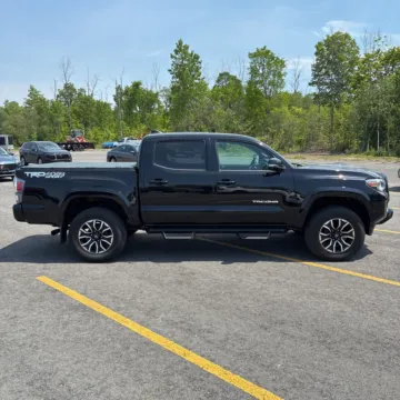 Photos of 2021 Toyota Tacoma TRD Sport V6 for sale in Indianapolis, IN at Indy Auto Man - Indianapolis