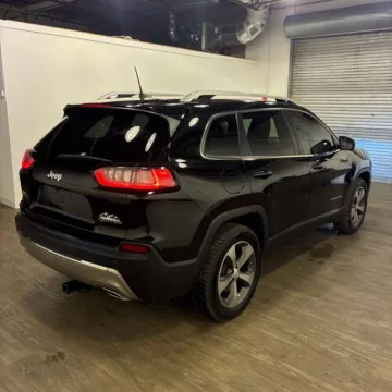 Another view of 2019 Jeep Cherokee Limited for sale in Indianapolis, IN at Indy Auto Man - Indianapolis