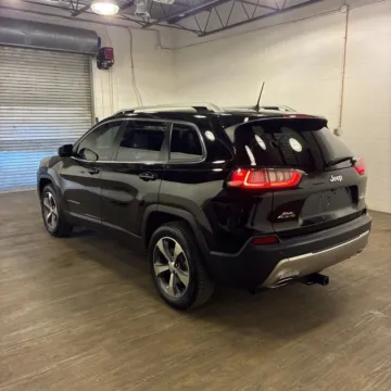 More photos of 2019 Jeep Cherokee Limited at Indy Auto Man - Indianapolis, IN