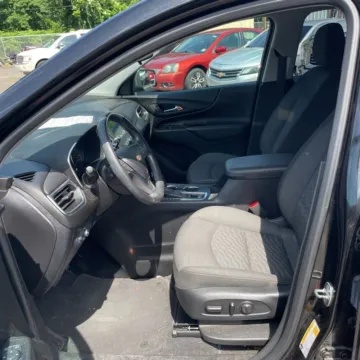 More photos of 2019 Chevrolet Equinox LT at Indy Auto Man - Indianapolis, IN