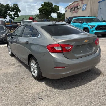 More photos of 2018 Chevrolet Cruze LT at Indy Auto Man - Indianapolis, IN