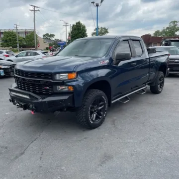 Photos of 2019 Chevrolet Silverado 1500 Custom Trail Boss for sale in Indianapolis, IN at Indy Auto Man - Indianapolis