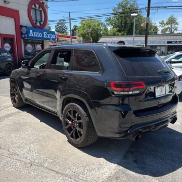 More photos of 2018 Jeep Grand Cherokee SRT at Indy Auto Man - Indianapolis, IN