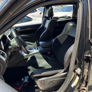 More photos of 2018 Jeep Grand Cherokee SRT at Indy Auto Man - Indianapolis, IN