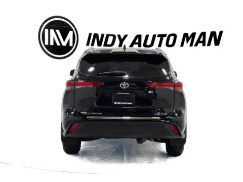 More photos of 2020 Toyota Highlander XLE at Indy Auto Man - Indianapolis, IN