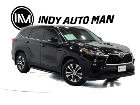 Photos of 2020 Toyota Highlander XLE for sale in Indianapolis, IN at Indy Auto Man - Indianapolis