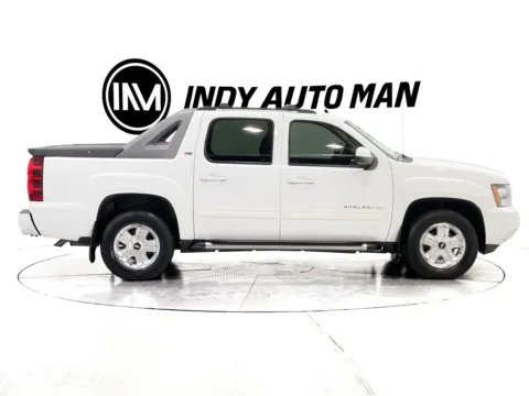 Another view of 2011 Chevrolet Avalanche 1500 LT LT1 for sale in Indianapolis, IN at Indy Auto Man - Indianapolis