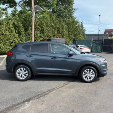 More photos of 2021 Hyundai Tucson SE at Indy Auto Man - Indianapolis, IN