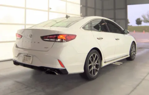 More photos of 2019 Hyundai Sonata Limited at Indy Auto Man - Indianapolis, IN