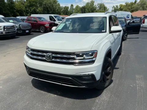 Photos of 2018 Volkswagen Atlas 2.0T SE w/Technology for sale in Indianapolis, IN at Indy Auto Man - Indianapolis