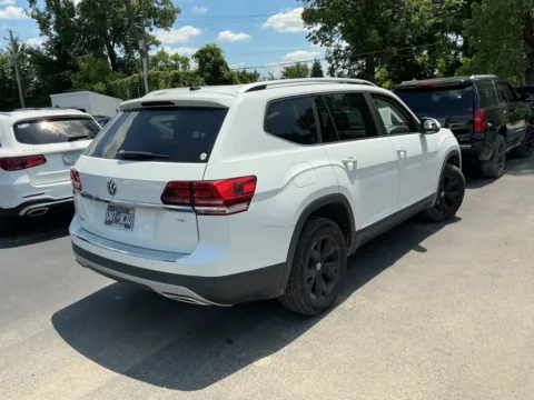 Another view of 2018 Volkswagen Atlas 2.0T SE w/Technology for sale in Indianapolis, IN at Indy Auto Man - Indianapolis