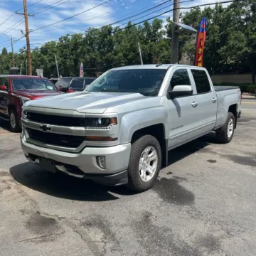 Another view of 2017 Chevrolet Silverado 1500 LT LT2 for sale in Indianapolis, IN at Indy Auto Man - Indianapolis