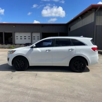 More photos of 2016 Kia Sorento SX Limited at Indy Auto Man - Indianapolis, IN