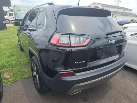More photos of 2019 Jeep Cherokee Limited at Indy Auto Man - Indianapolis, IN
