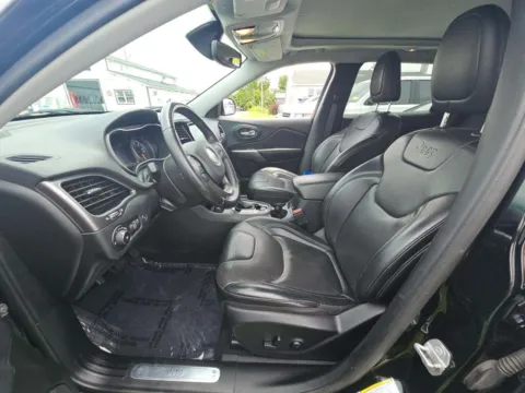 More photos of 2019 Jeep Cherokee Limited at Indy Auto Man - Indianapolis, IN