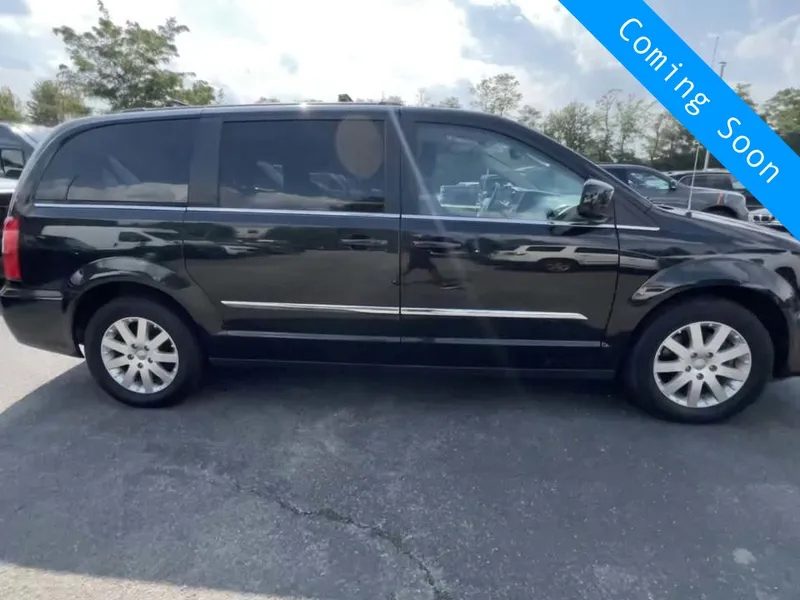 2016 Chrysler Town & Country Touring for sale in Indianapolis, IN