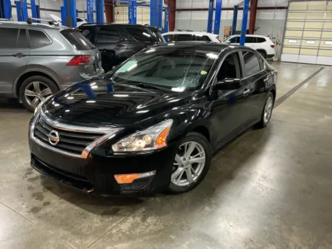 Photos of 2013 Nissan Altima 2.5 SV for sale in Indianapolis, IN at Indy Auto Man - Indianapolis