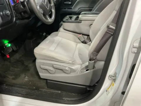 More photos of 2017 GMC Sierra 1500 at Indy Auto Man - Indianapolis, IN