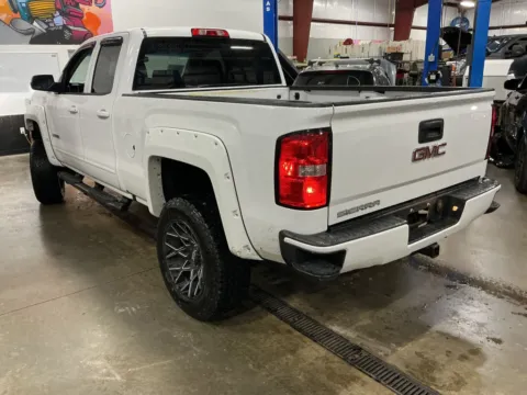 More photos of 2017 GMC Sierra 1500 at Indy Auto Man - Indianapolis, IN
