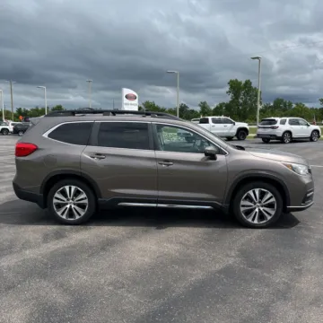 More photos of 2021 Subaru Ascent Limited at Indy Auto Man - Indianapolis, IN