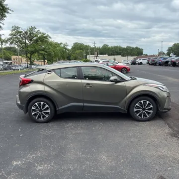 More photos of 2021 Toyota C-HR LE at Indy Auto Man - Indianapolis, IN