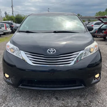 Photos of 2017 Toyota Sienna XLE 8 Passenger for sale in Indianapolis, IN at Indy Auto Man - Indianapolis