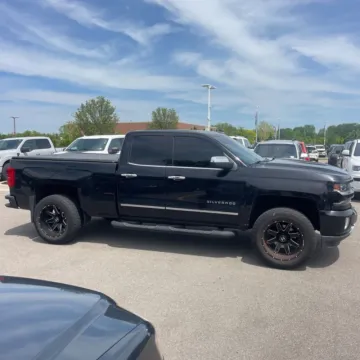 More photos of 2017 Chevrolet Silverado 1500 LTZ 2LZ at Indy Auto Man - Indianapolis, IN