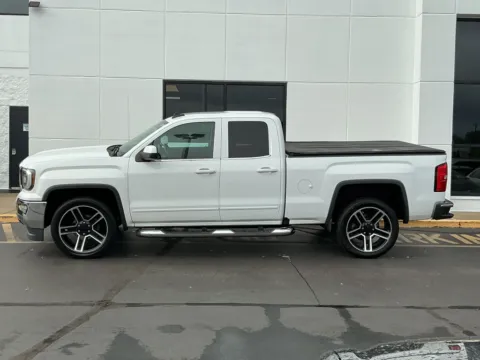 More photos of 2017 GMC Sierra 1500 SLE at Indy Auto Man - Indianapolis, IN