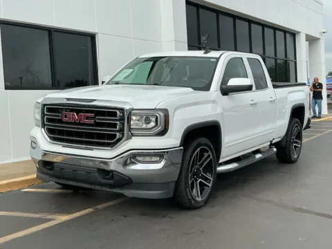 More photos of 2017 GMC Sierra 1500 SLE at Indy Auto Man - Indianapolis, IN