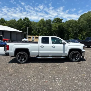 More photos of 2017 GMC Sierra 1500 SLE at Indy Auto Man - Indianapolis, IN