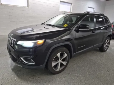 Photos of 2019 Jeep Cherokee Limited for sale in Indianapolis, IN at Indy Auto Man - Indianapolis