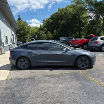More photos of 2021 Tesla Model 3 Standard Range Plus at Indy Auto Man - Indianapolis, IN