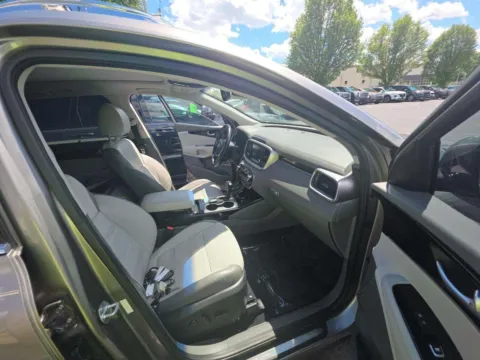 More photos of 2019 Kia Sorento SX at Indy Auto Man - Indianapolis, IN