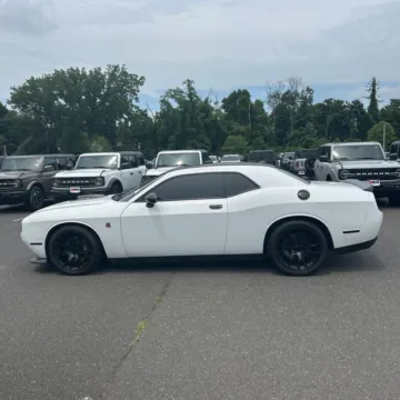 More photos of 2017 Dodge Challenger R/T at Indy Auto Man - Indianapolis, IN