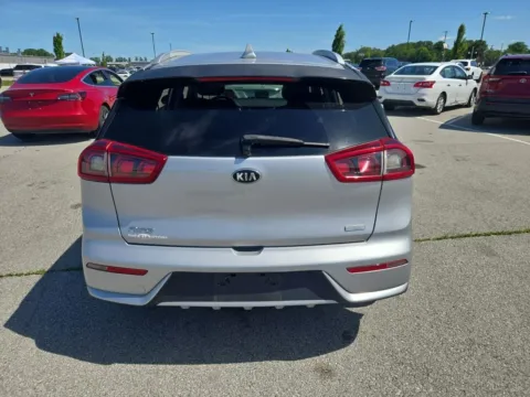 More photos of 2019 Kia Niro LX at Indy Auto Man - Indianapolis, IN
