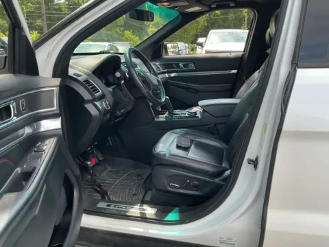 More photos of 2016 Ford Explorer Sport at Indy Auto Man - Indianapolis, IN