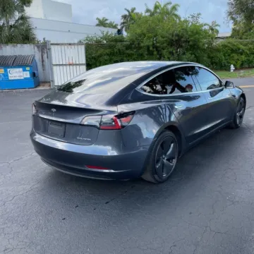 More photos of 2020 Tesla Model 3 Long Range at Indy Auto Man - Indianapolis, IN