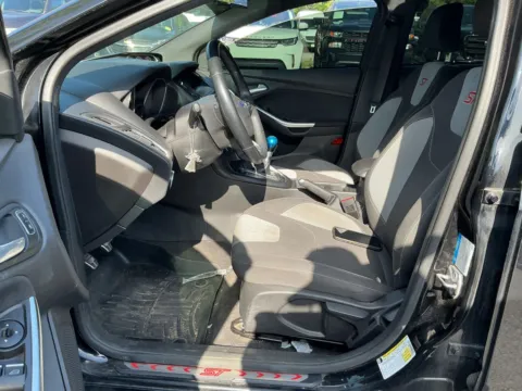 More photos of 2018 Ford Focus ST at Indy Auto Man - Indianapolis, IN