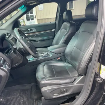 More photos of 2016 Ford Explorer Limited at Indy Auto Man - Indianapolis, IN