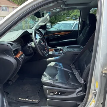 More photos of 2015 Cadillac Escalade Luxury at Indy Auto Man - Indianapolis, IN