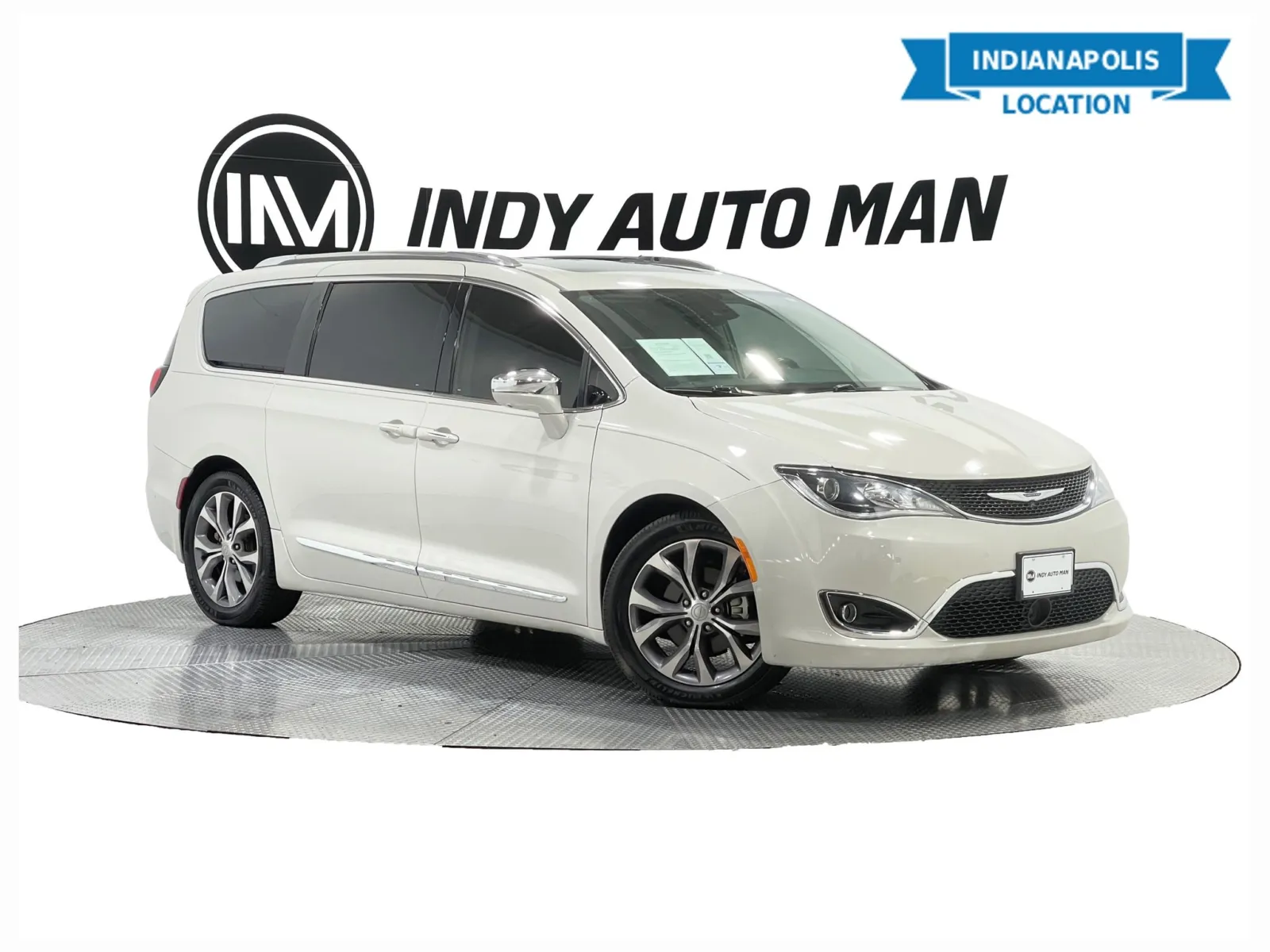 White 2019 Chrysler Pacifica Limited for sale in Indianapolis, IN